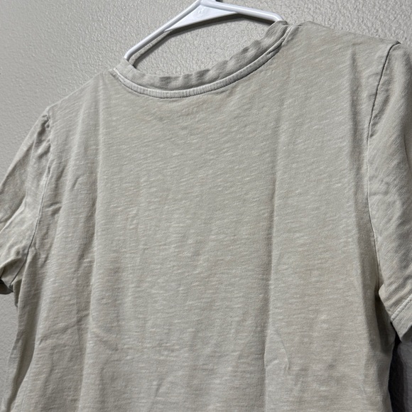 American Eagle Crop Tee with Dogs Graphic - Picture 9 of 11